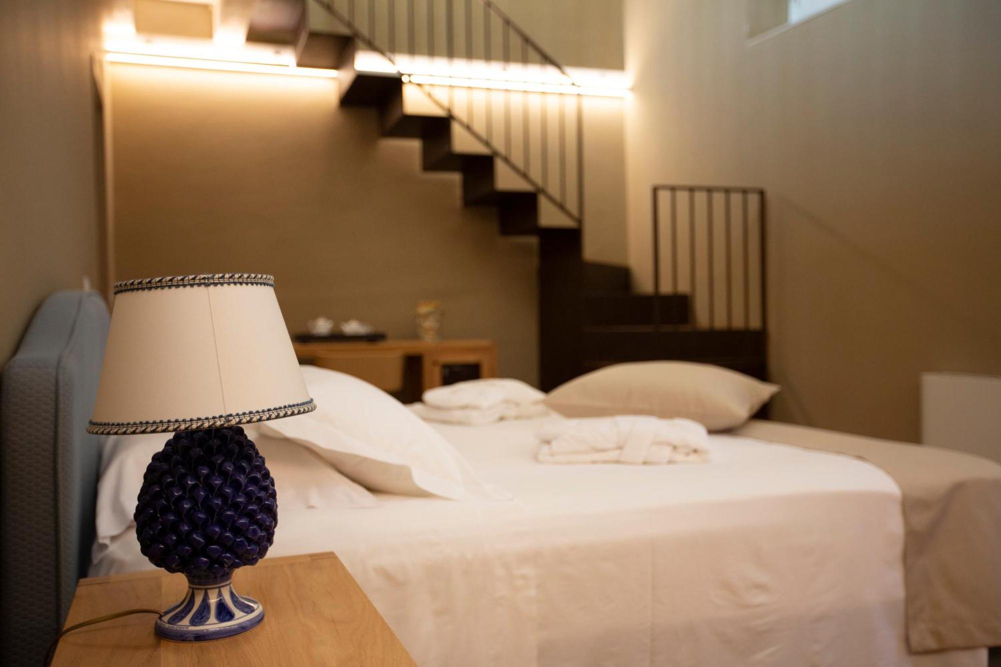 Ballium Luxury Relais Avola Bagian luar foto